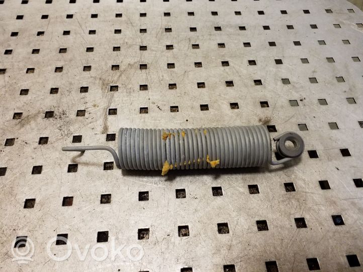 Volkswagen PASSAT B8 Tailgate/trunk/boot tension spring 