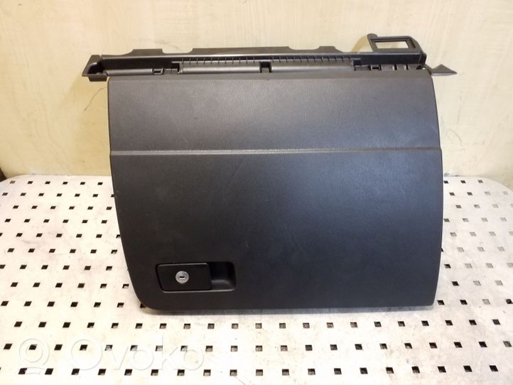 Volkswagen PASSAT B8 Glove box set 3G2857097