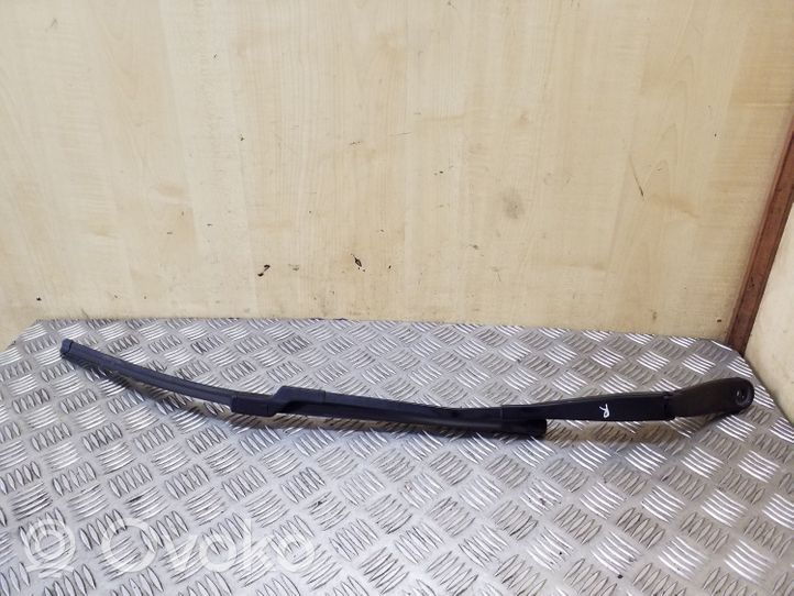 Volvo XC60 Front wiper blade arm 