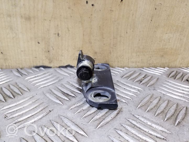 Volvo XC60 Front door upper hinge 