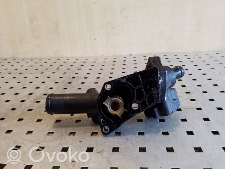 Renault Megane III Boîtier de thermostat / thermostat 110609813R