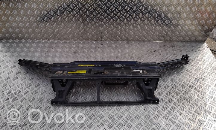 Volvo XC70 Ylempi jäähdyttimen ylätuen suojapaneeli 30734536