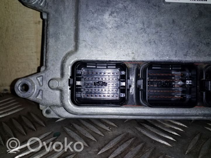 Honda Insight Variklio valdymo blokas 37820RBJE76