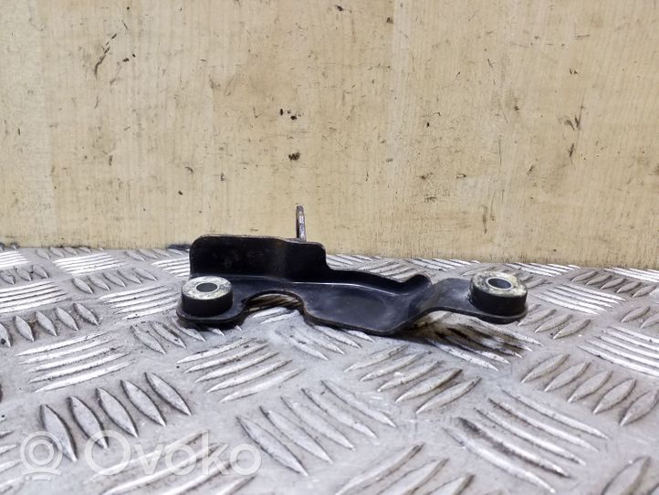 Mitsubishi Outlander Gear shift cable bracket 