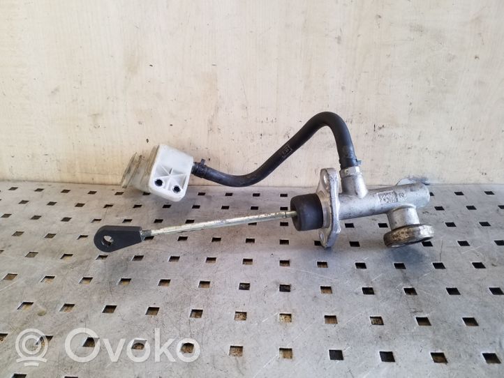 Chevrolet Captiva Clutch master cylinder 