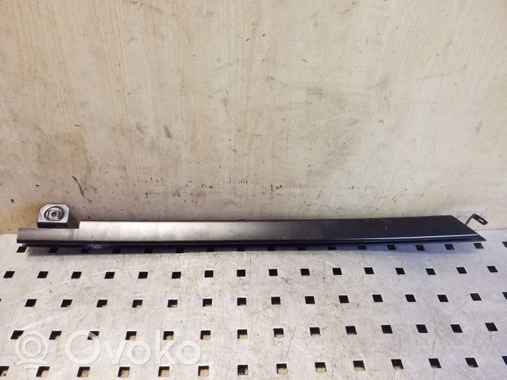 Mercedes-Benz ML W164 Rail de pare-brise de porte arrière A1647300119