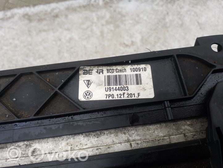 Volkswagen Touareg II Set del radiatore 7P0121201F