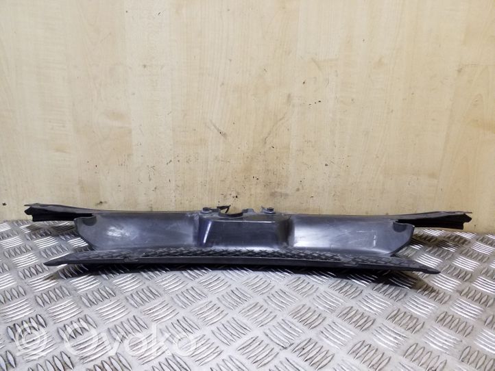 BMW X3 E83 Rivestimento della modanatura della chiusura del vano motore/cofano 13713402286