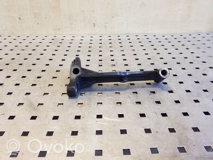 Toyota Corolla Verso E121 Support, suspension du moteur 3311805010