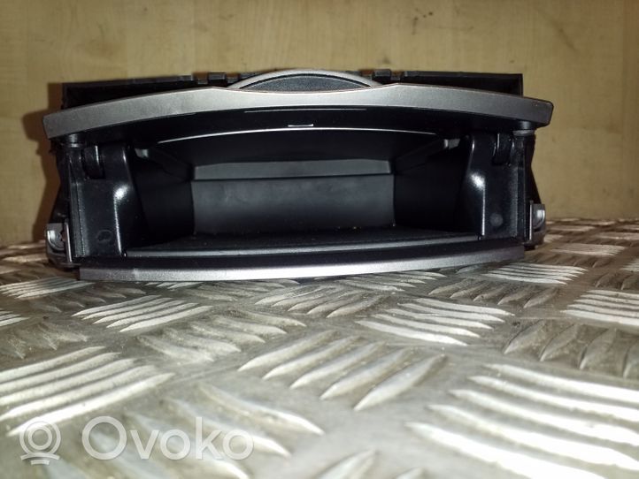 Subaru Outback Boite à gants 66120AJ030