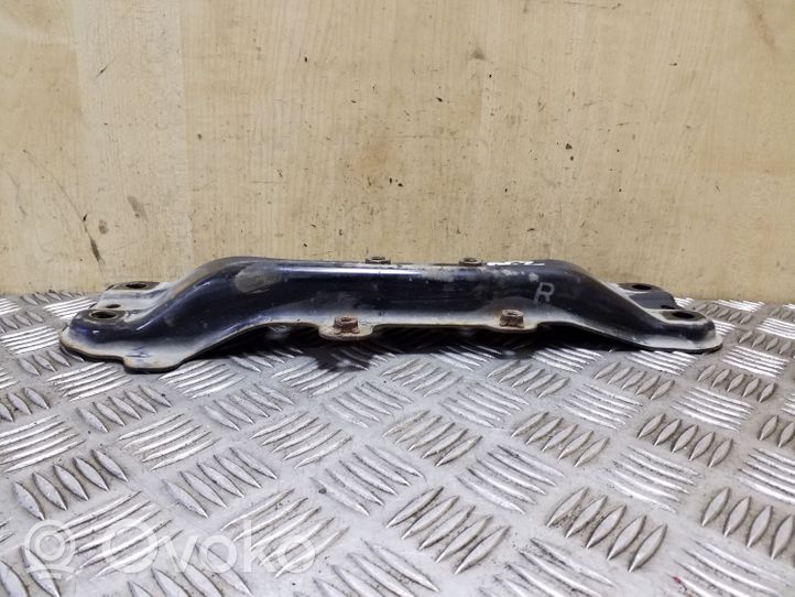 Subaru Outback Support de boîte de vitesses 