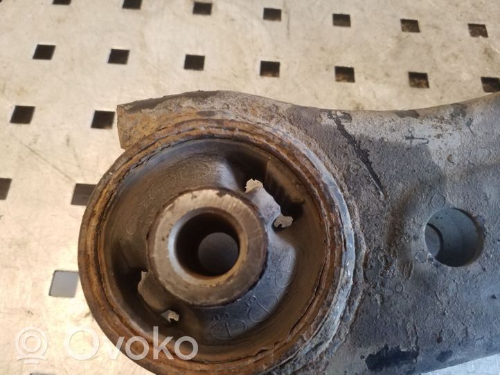 Subaru Outback Fourchette, bras de suspension inférieur avant 