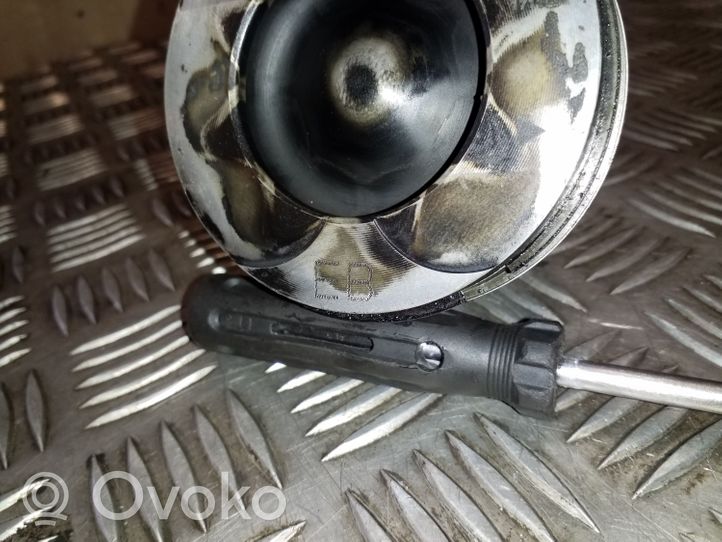 Subaru Outback Piston avec bielle B5EEEE