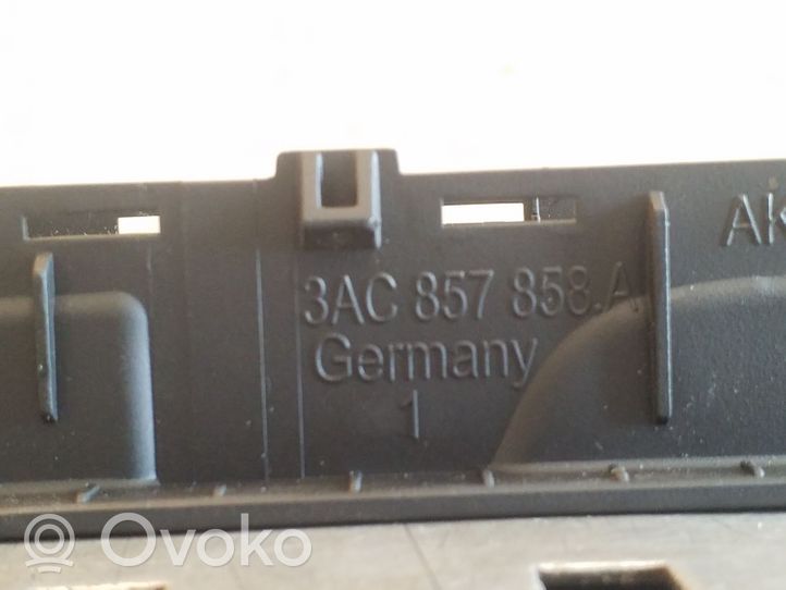 Volkswagen PASSAT B7 Ramka przycisków otwierania szyby drzwi przednich 3AC857858A