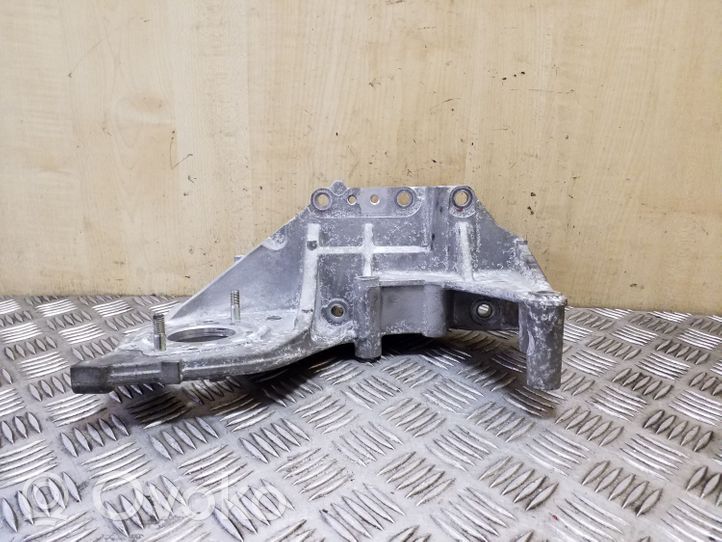 Mazda 6 Support de générateur / alternateur 