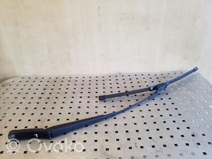 Volkswagen Tiguan Front wiper blade arm 5N2955409