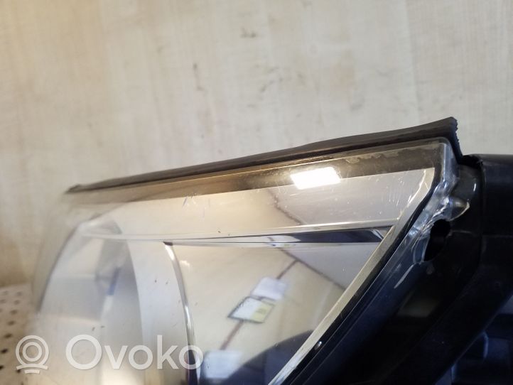 Volkswagen Tiguan Priekinis žibintas 5N2941031K