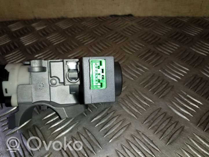 Volvo XC90 Ignition lock 8621509