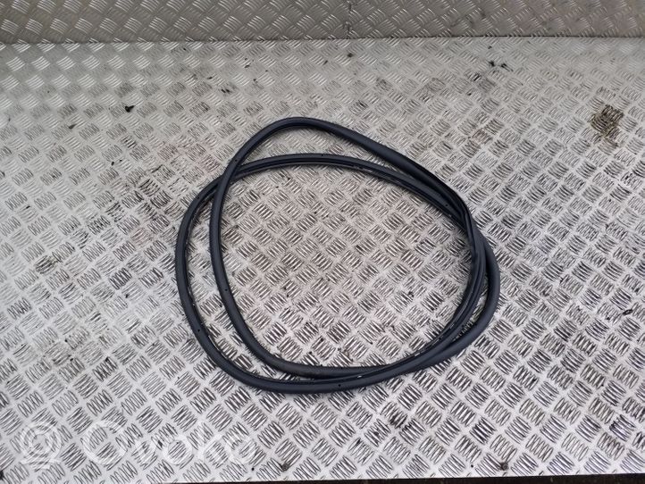 Volkswagen Touareg I Takaoven kumitiiviste 7L0839911E