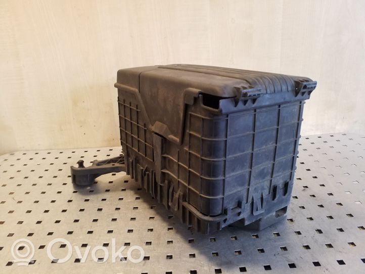 Volkswagen PASSAT CC Battery box tray 1K0915333