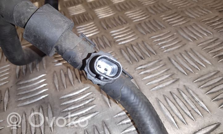 Volkswagen PASSAT CC Fuel line/pipe/hose 