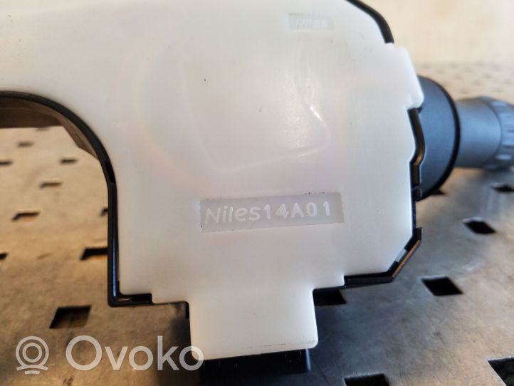 Nissan Juke I F15 Commodo, commande essuie-glace/phare NILES14A01