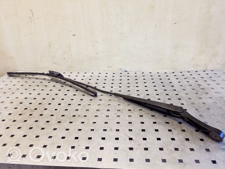 Volkswagen PASSAT B8 Front wiper blade arm 3G2955409