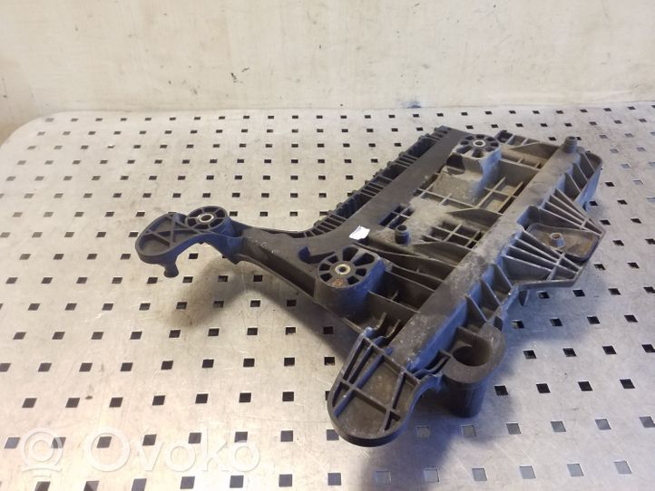 Volkswagen Tiguan Battery tray 1K0915333