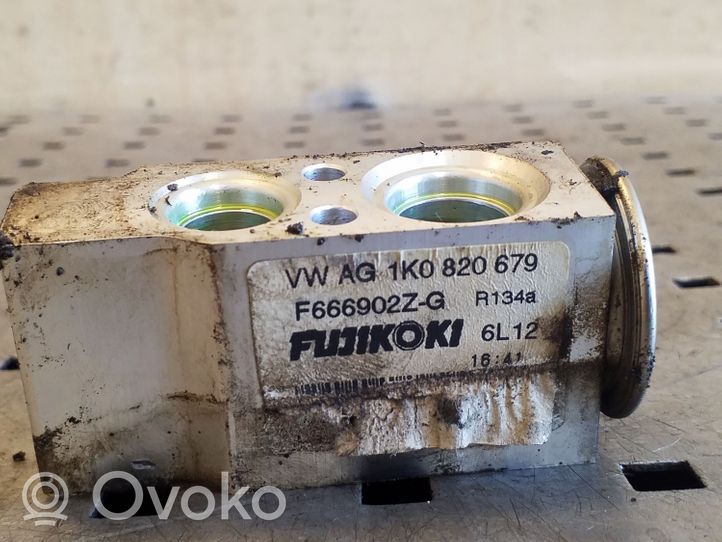 Volkswagen Tiguan Zawór rozprężny klimatyzacji A/C 1K0820679