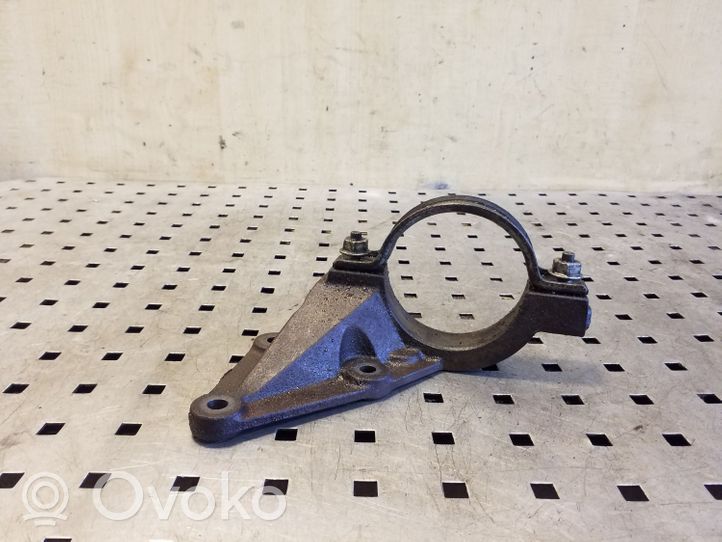 Ford Focus Staffa del cuscinetto di supporto dell’albero di trasmissione BV613K305TA