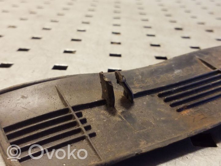 Toyota Corolla E120 E130 Takaoven kynnyksen suojalista 6791502020