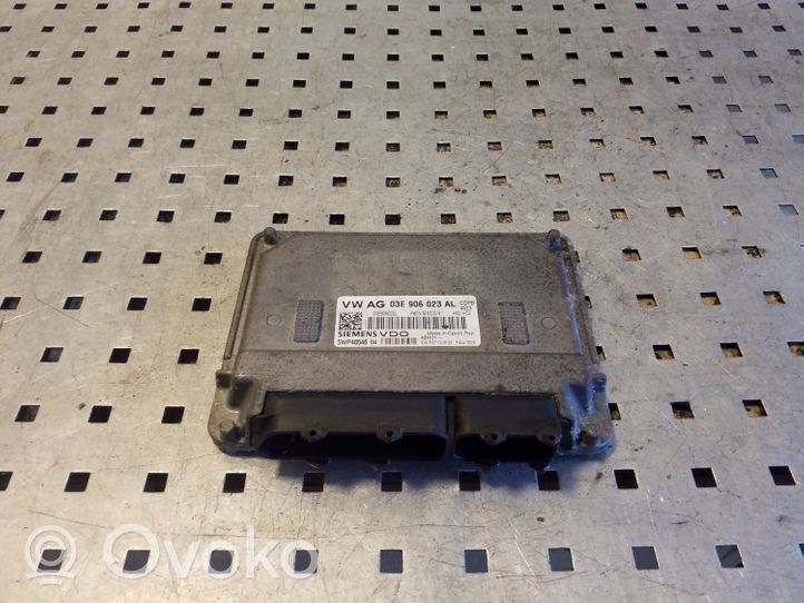 Volkswagen Polo V 6R Calculateur moteur ECU 03E906023AL