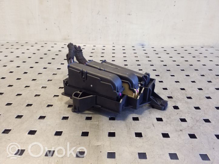 Audi A4 S4 B8 8K Module de fusibles 8K2971845B