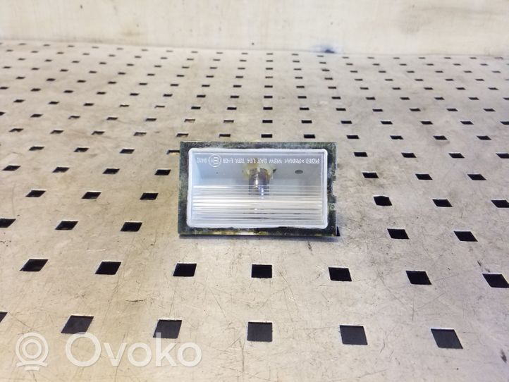 Land Rover Freelander 2 - LR2 Lampa oświetlenia tylnej tablicy rejestracyjnej XFC500040