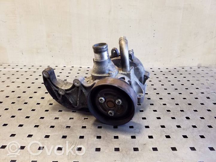 Chevrolet Captiva Pompe de circulation d'eau 96868232