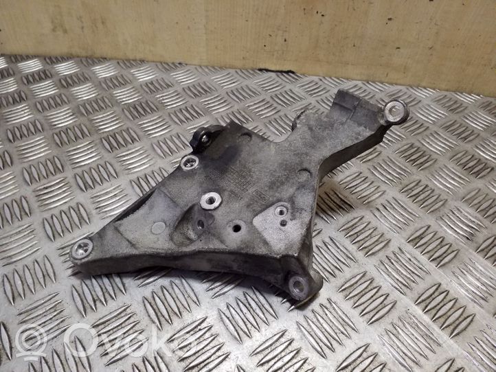 Jaguar XJ X351 Supporto di montaggio della pompa del servosterzo 9X233K738BA