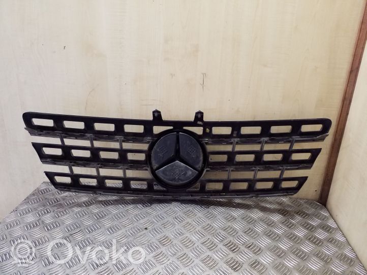 Mercedes-Benz ML W164 Maskownica / Grill / Atrapa górna chłodnicy A1648801985