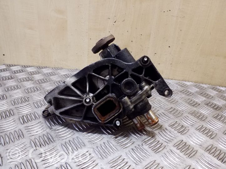 Chevrolet Captiva Pompe de circulation d'eau 86868238