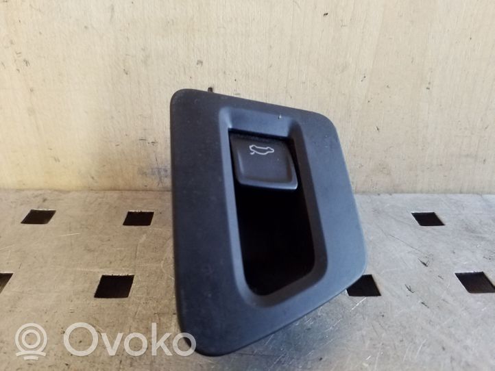 Volkswagen PASSAT B8 Tailgate opening switch 3G0959831