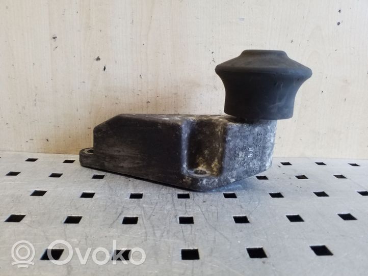 Audi 80 90 S2 B4 Supporto di montaggio del motore 8A0199343B