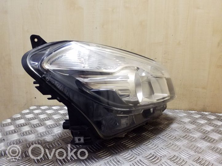 Nissan Qashqai Lampa przednia 26010BR61B