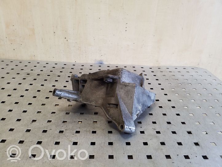 Audi A6 S6 C4 4A Supporto di montaggio della pompa del servosterzo 054145523G