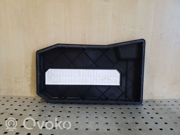 Volkswagen Touareg I Couvercle de boîtier de batterie 7L0864643B