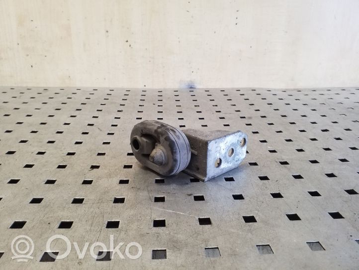 Volkswagen PASSAT B8 Staffa/supporto di montaggio della marmitta 5Q0253144R