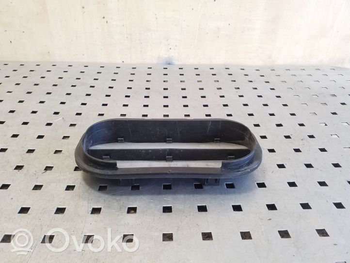 Volkswagen PASSAT B8 Quarter panel pressure vent 6R0819465A