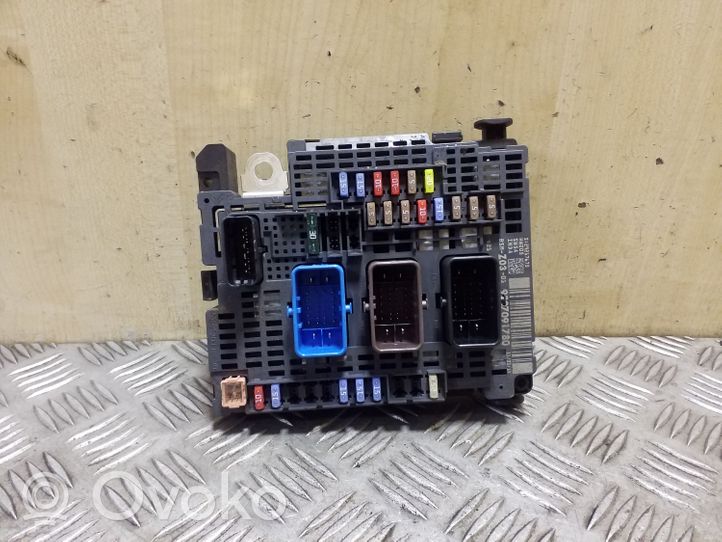 Citroen C4 Grand Picasso Module de fusibles 9807091780