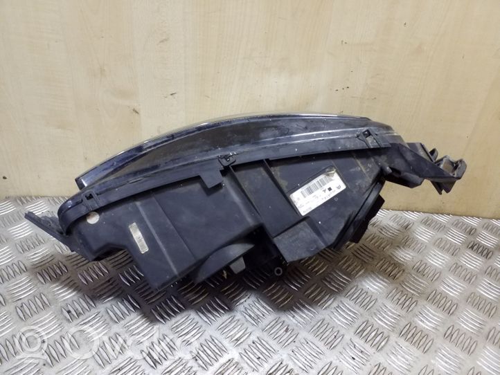 Citroen C4 Grand Picasso Lampa przednia 9802041480