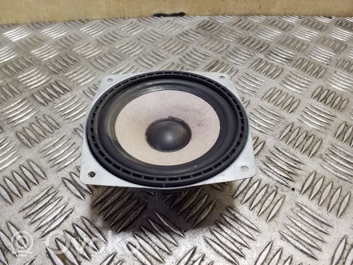 BMW 5 E39 Enceinte de porte arrière 65138369265