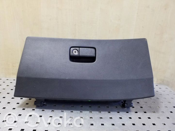 77500T1GE0 Honda CRV Glove box, 23.00 € RRR