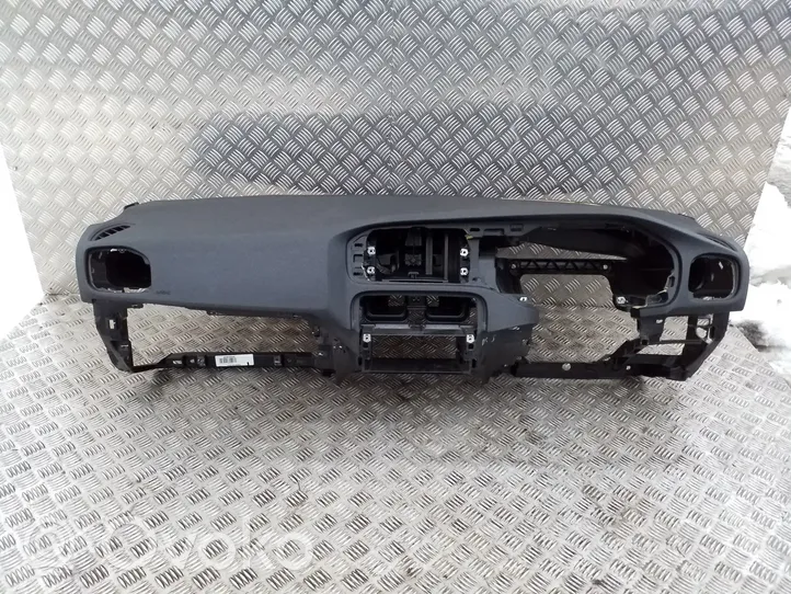 Volvo V40 Tableau de bord 1303905